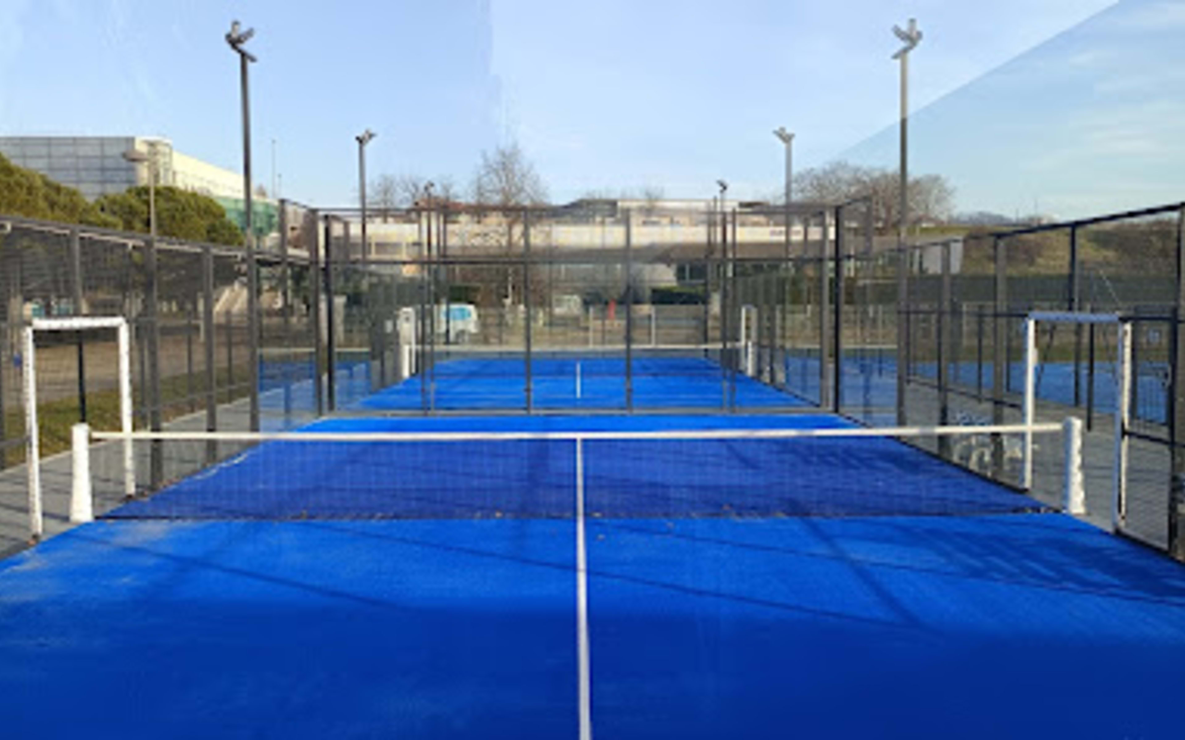 Terrain Tennis Padel Samauritain à Auvergne-Rhône-Alpes