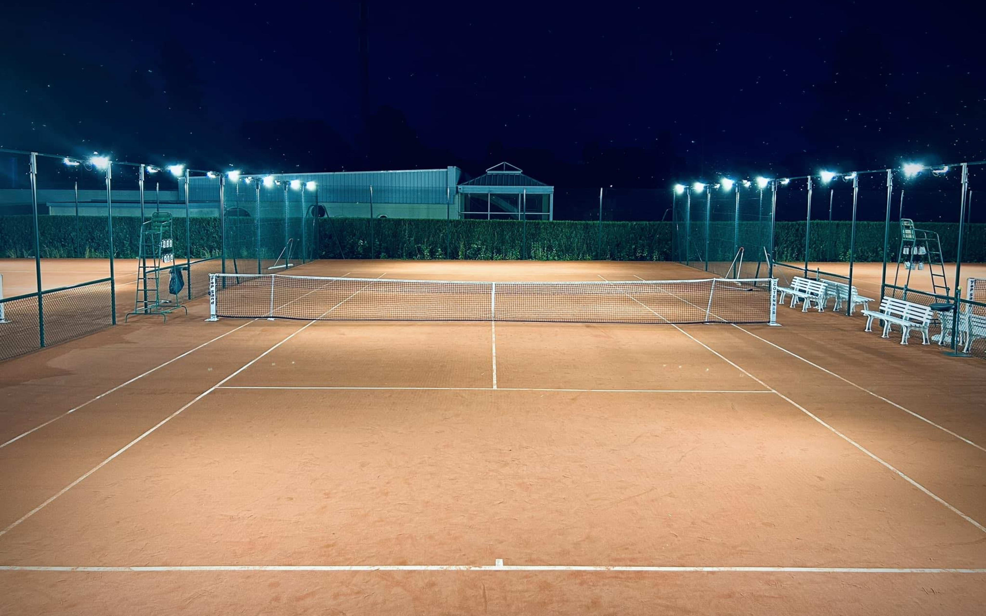 Terrain Thaon Est-Tennis à Corbenay 70-FR
