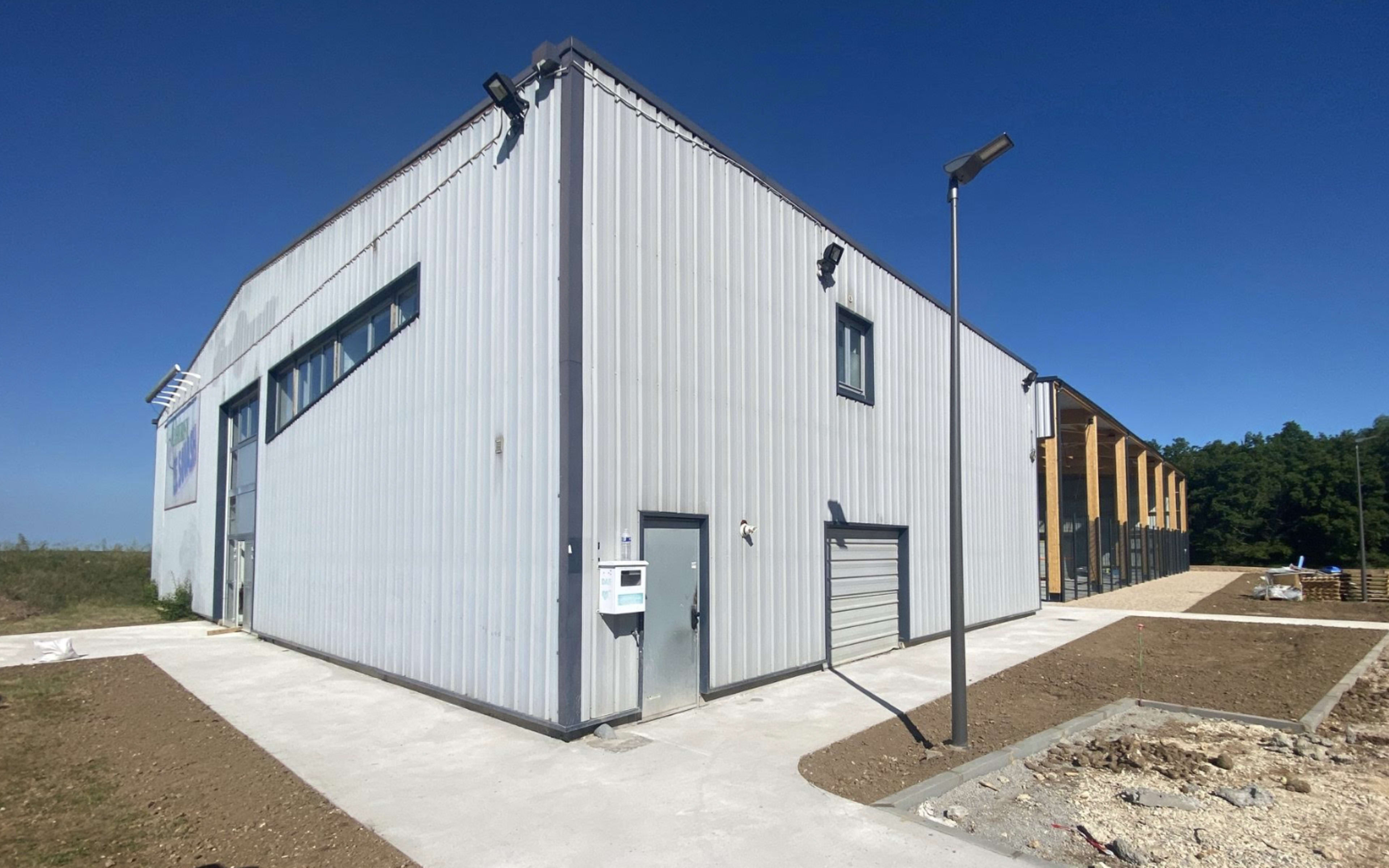 Terrain Pôle multi raquettes de Cherisy  à Normandie