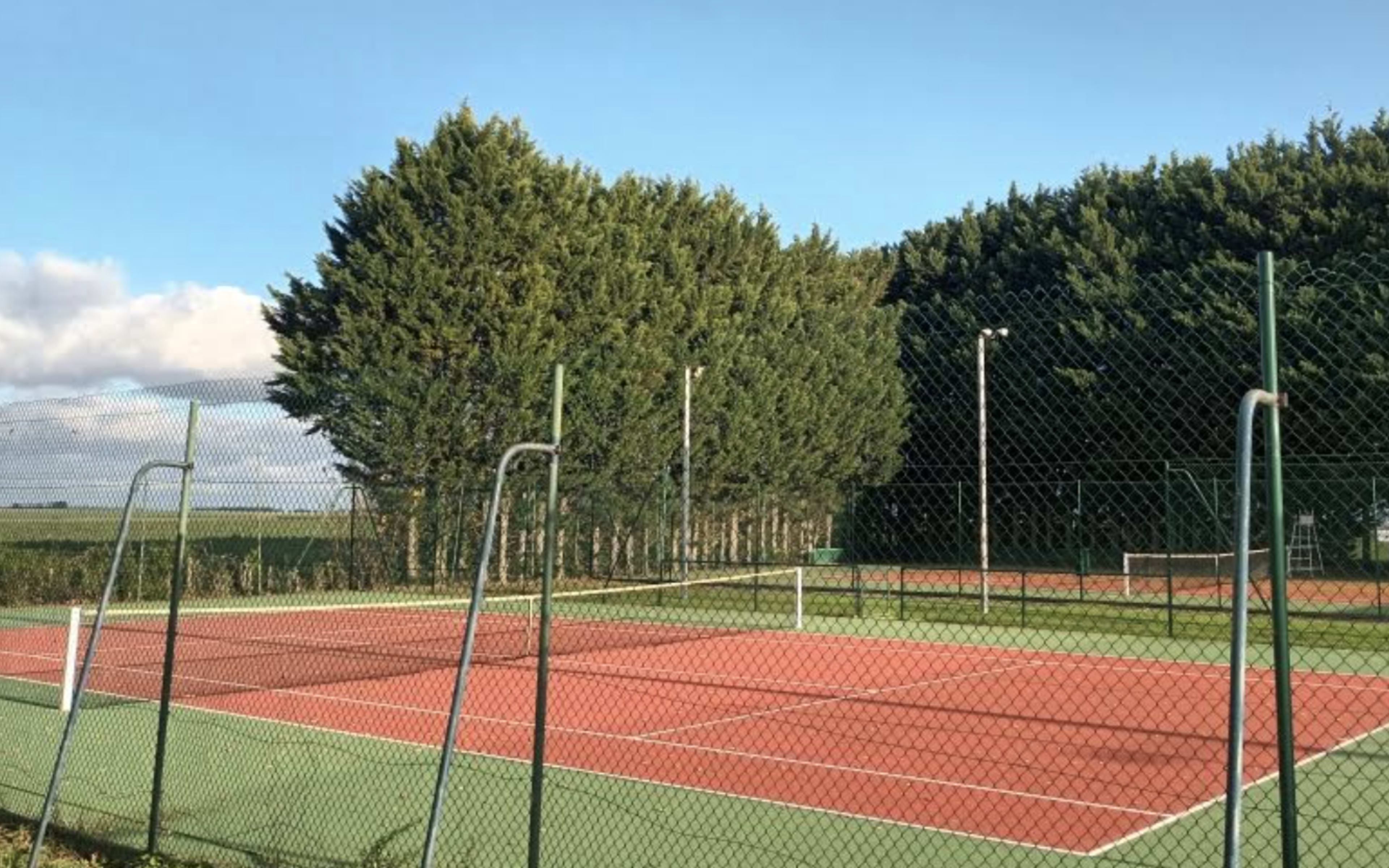 Terrain Boissy Le Chatel Tennis Club Buceen à Chézy-sur-Marne 02-FR