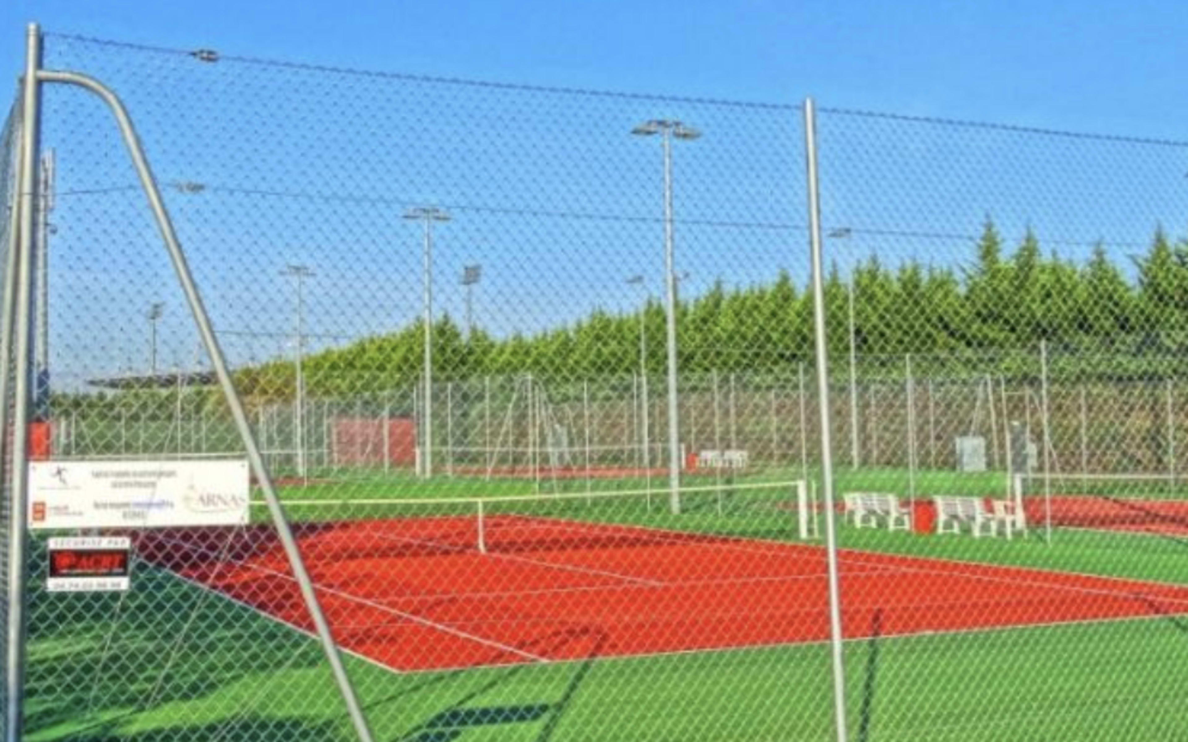 Terrain Lacenas-Arnas (Association Tennis) à Arnas