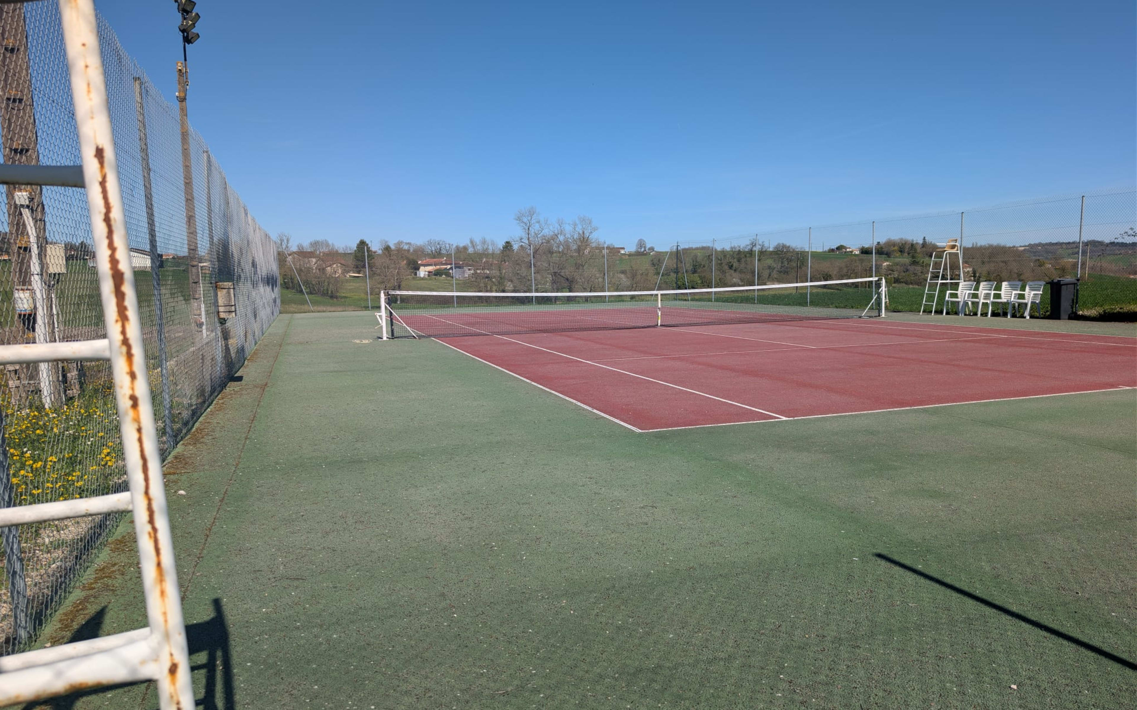 Terrain TC Saint-Séverin à Chancelade 24-FR