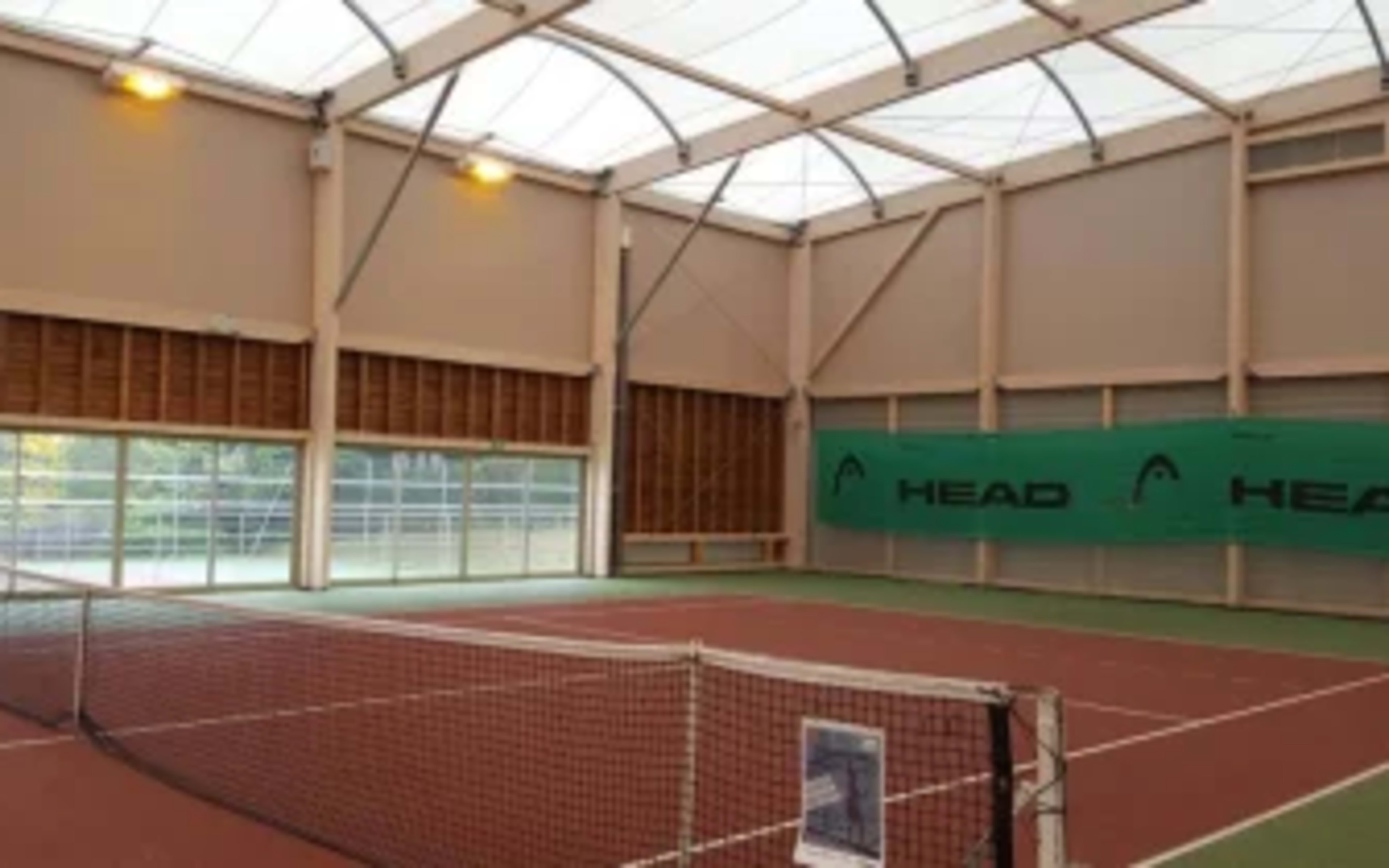Terrain Fcl Tennis à Rhône