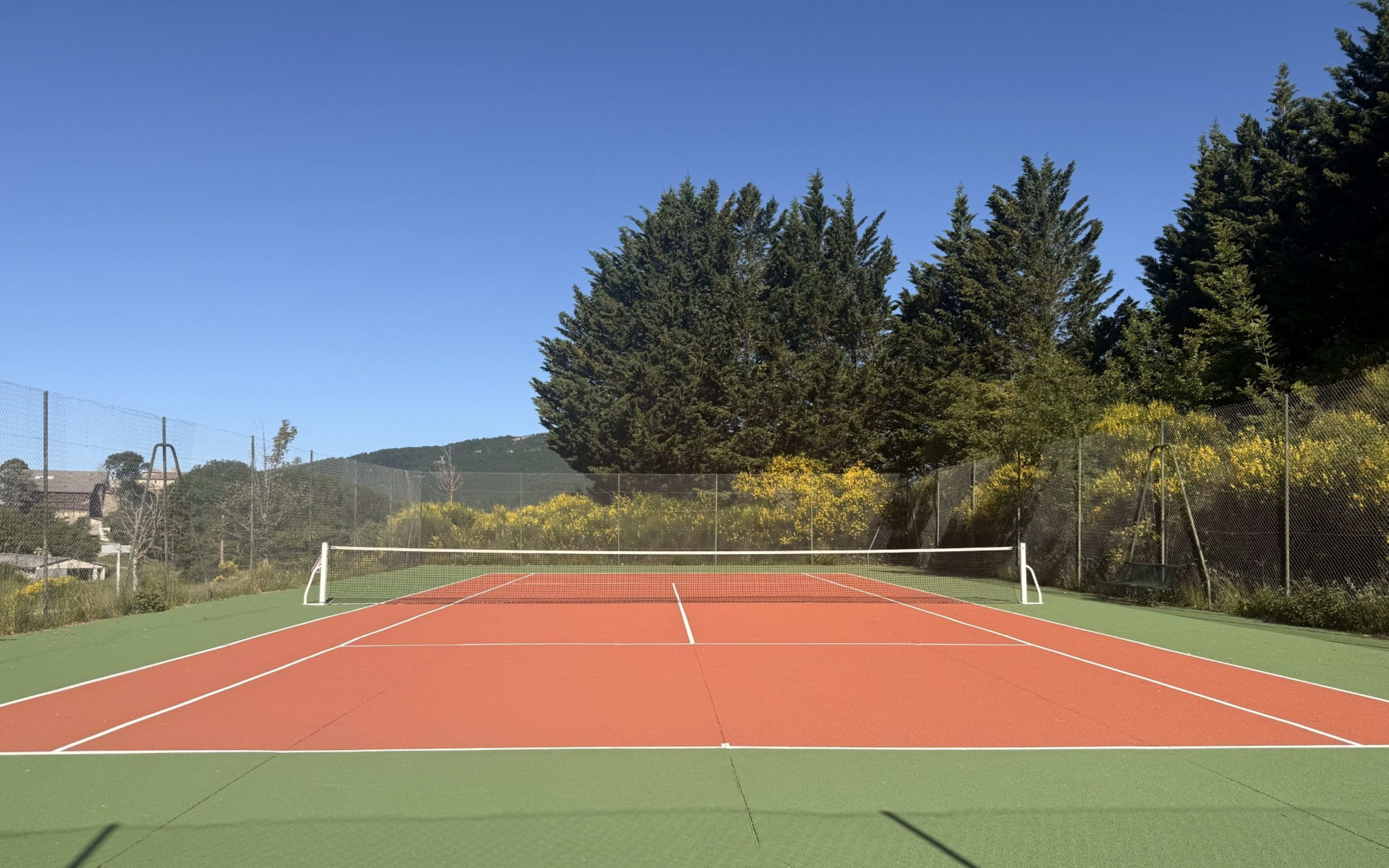 Terrain Tennis Mairie de Comps à Rodilhan