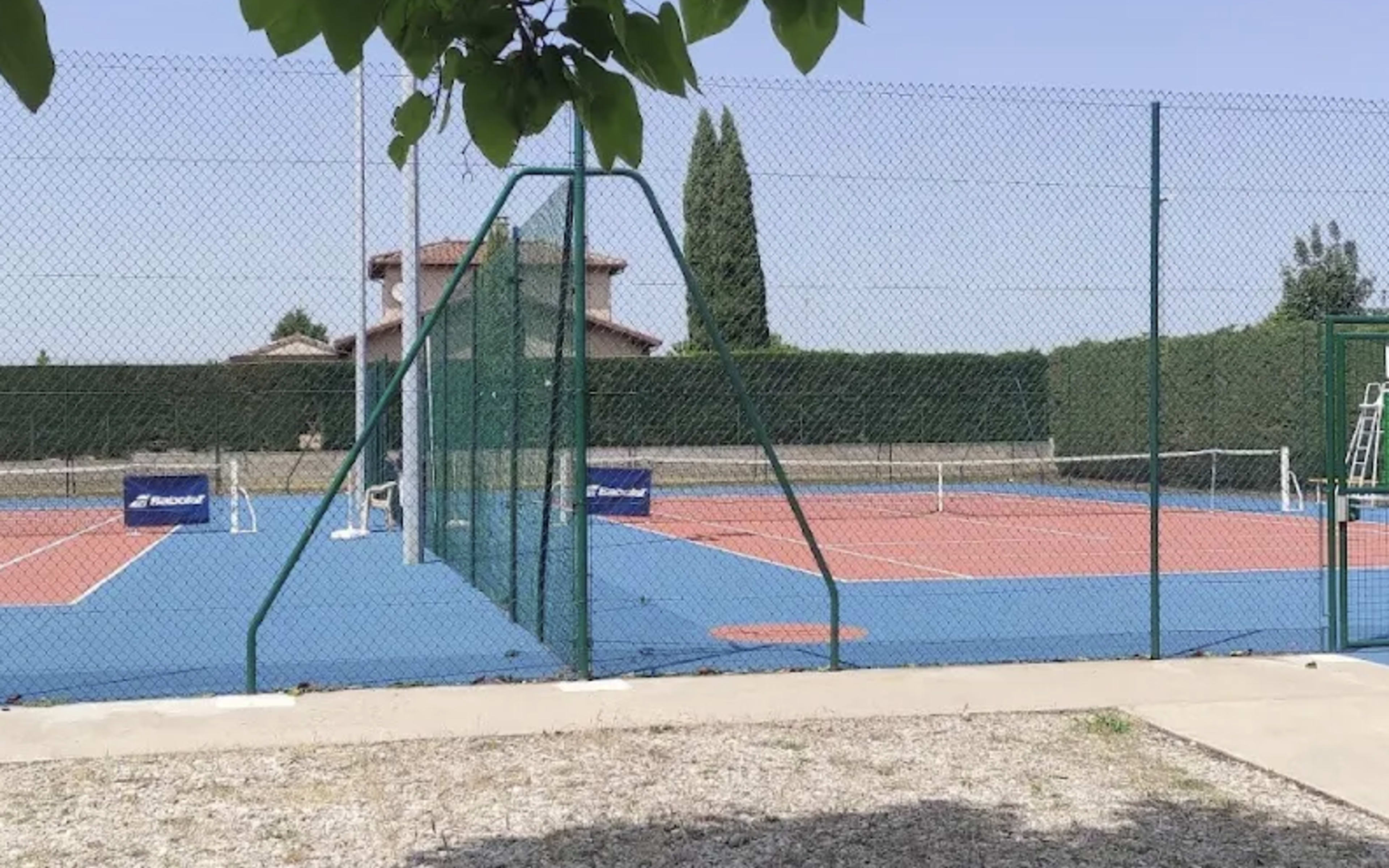 Terrain Anneyron Tennis Club à Bourdeaux