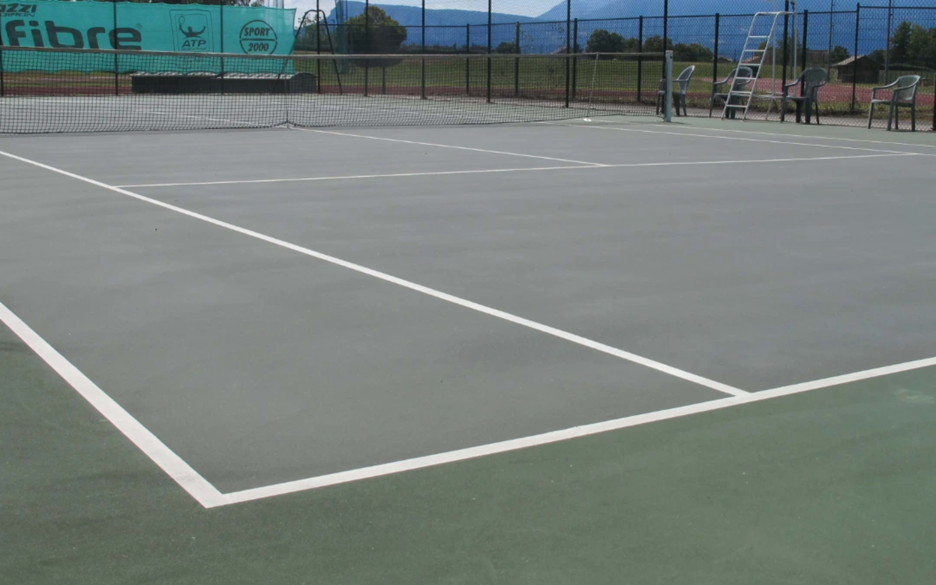 Terrain Tennis Club Rives à Bourdeaux
