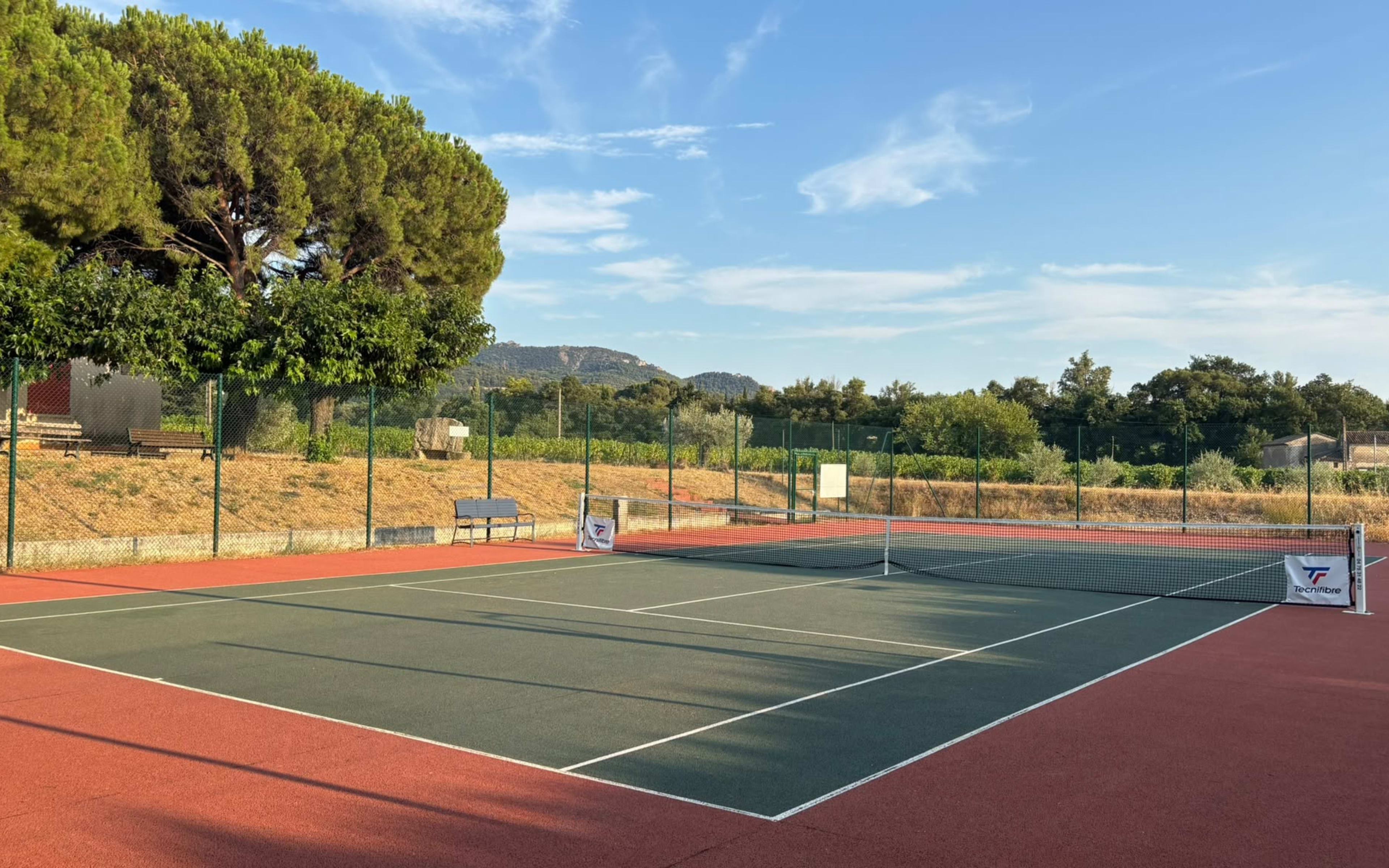 Terrain Tennis Club Sablet à Bourdeaux