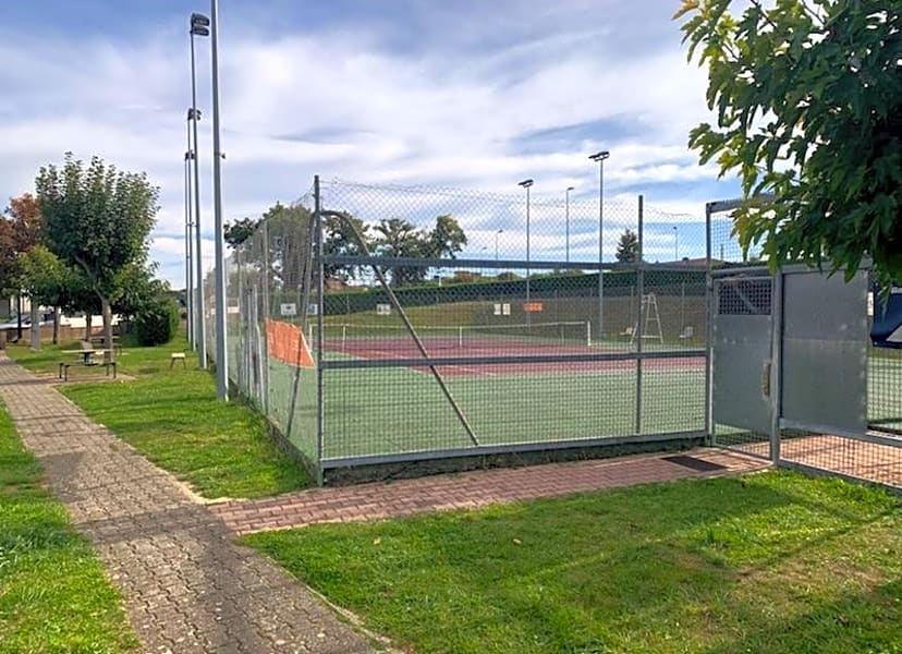 Lapeyrouse-Fossat Tennis Club - Photo 1