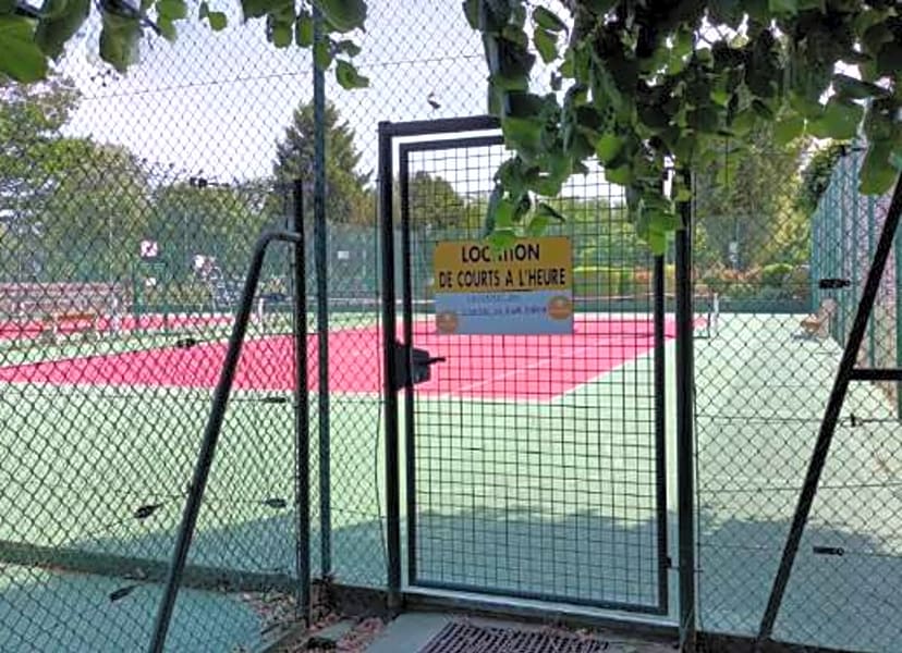 Tennis Club La Chaussee Saint Victor - Photo 1