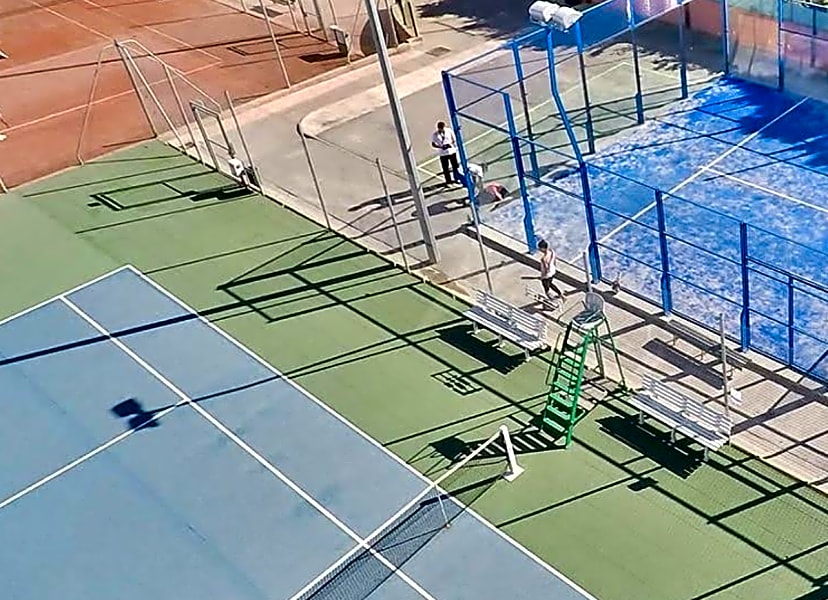 TC Frontignan - Photo 1