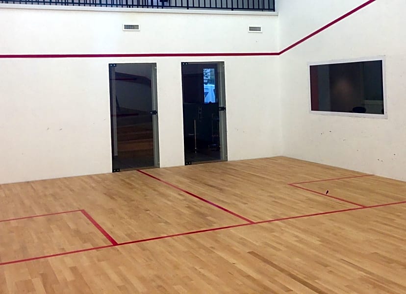 Form Squash 64 - Photo 1