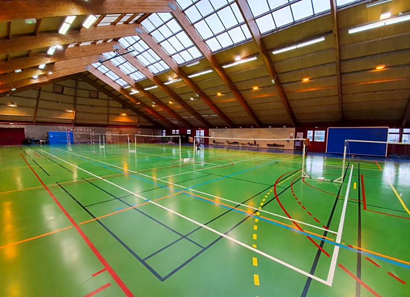 O.S.M.L Badminton - Photo 1