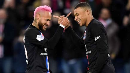 Diretor esportivo do PSG afirma que manter Neymar e Mbappé é uma das prioridades do clube