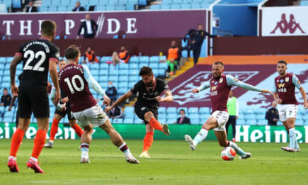 Chelsea vence Aston Villa e fica mais próximo da vaga da Liga dos Campeões