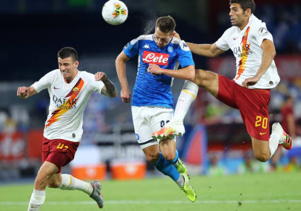 Napoli vence Roma e fica mais perto da classificação para a Liga da Europa