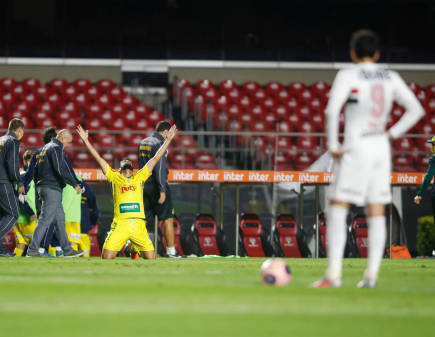 São Paulo é derrotado pelo Mirassol no Morumbi e está fora das semifinais do Campeonato Paulista