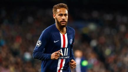 Neymar acredita estar vivendo melhor fase no PSG e quer fechar temporada com o título da Champions League