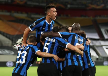 Inter de Milão goleia Shakhtar Donetsk e enfrenta o Sevilla na final da Liga da Europa