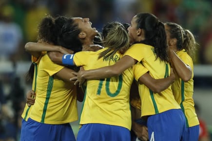 FIFA divulga plano de apoio com benefício de R$ 2,8 milhões para sequência do futebol feminino