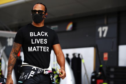 Lewis Hamilton ainda não renovou contrato com a Mercedes para a próxima temporada da Fórmula 1