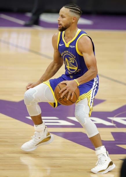 Stephen Curry dá show e Warriors vence Kings por 113 a 109 na pré-temporada da NBA