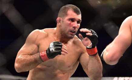 UFC distribui seis bônus de US$ 50 mil e dois lutadores brasileiros faturam
