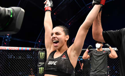 A brasileira Ariane Lipski aposta em vitória contra Mandy Bohm no UFC deste sábado