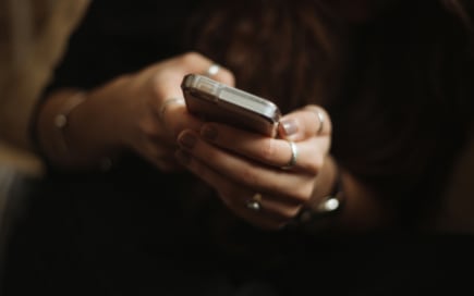 Projeto de lei propõe proibir cashback e programas VIP em plataformas de apostas