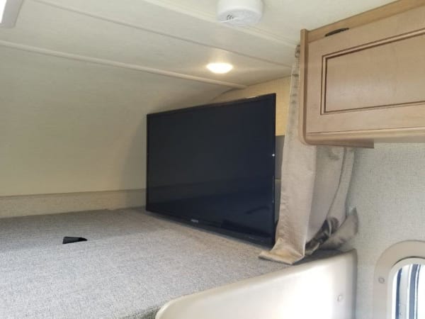 2020 Thor FourWinds 22B( bedroom slide out) 24' in Portland, OR