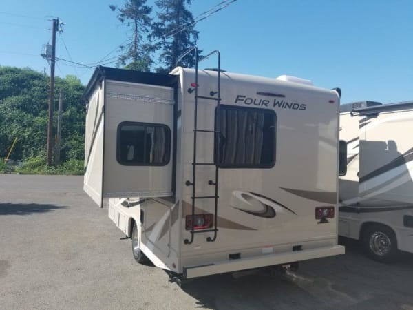 2020 Thor FourWinds 22B ( bedroom slide out) 24' in Portland, OR