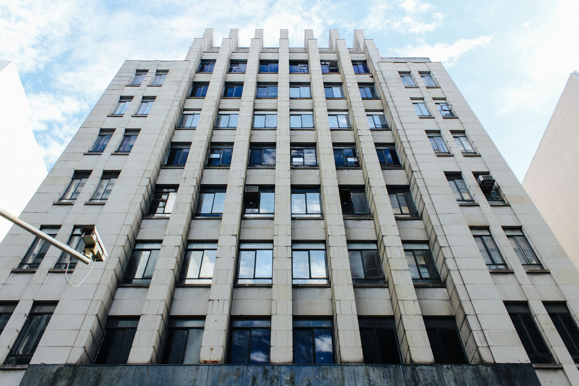 Aby Rosen’s Delvey building sells to mystery investor