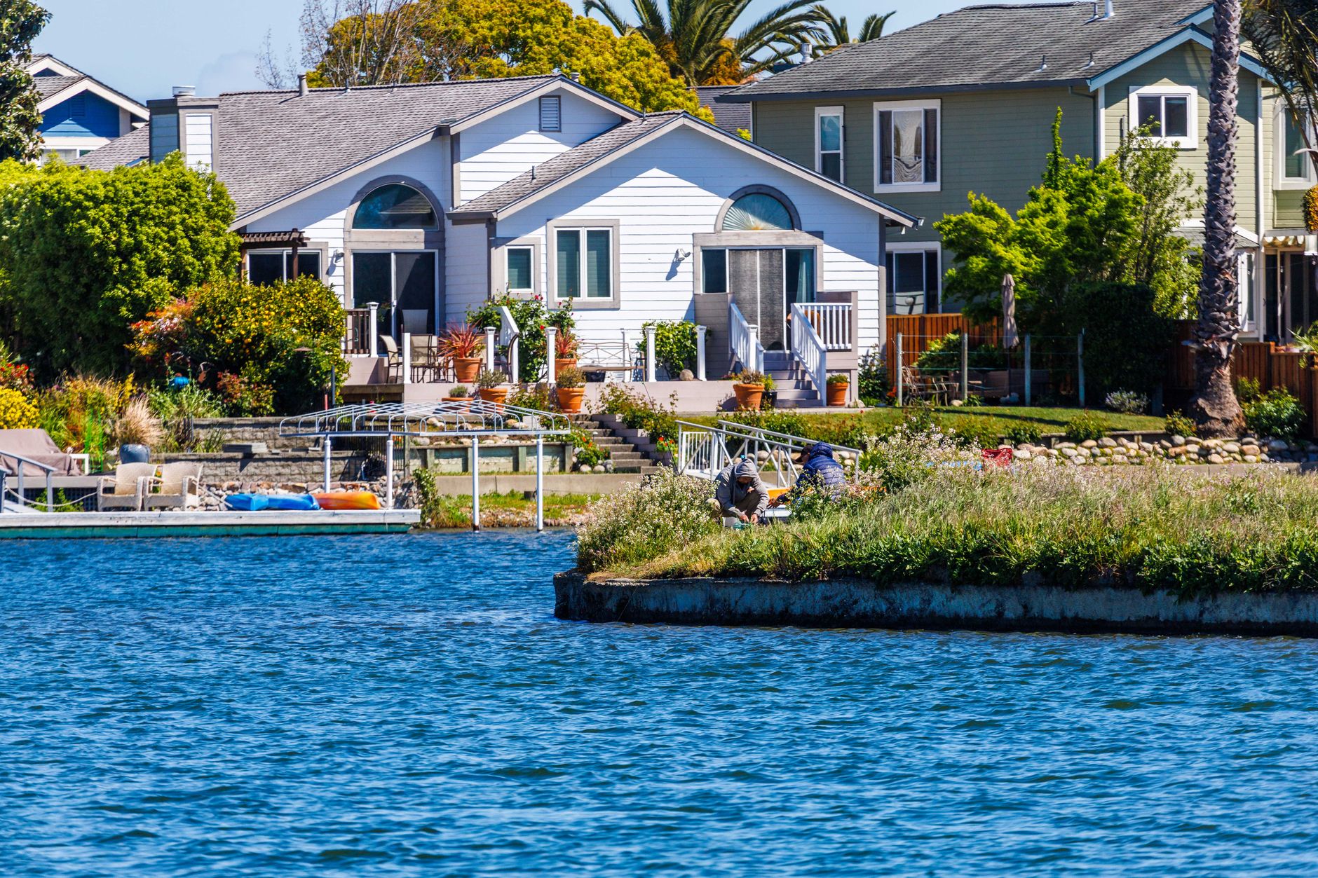 Tips When Buying Waterfront Homes