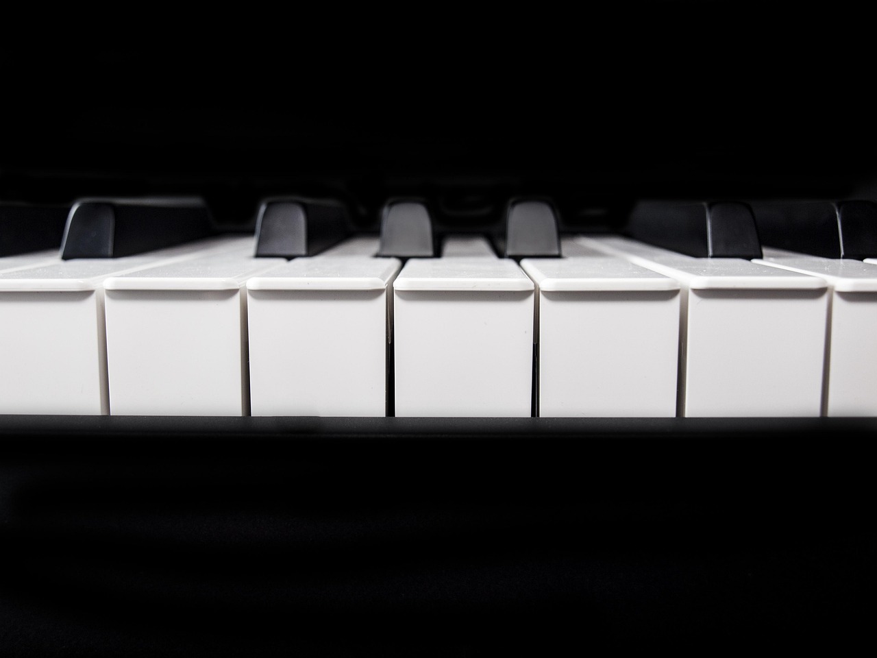 Piano Movers in Houston: Finding the Right Experts for Your Instrument