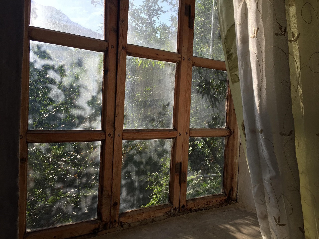 Cost Guide: How Much is New Window Installation Service?