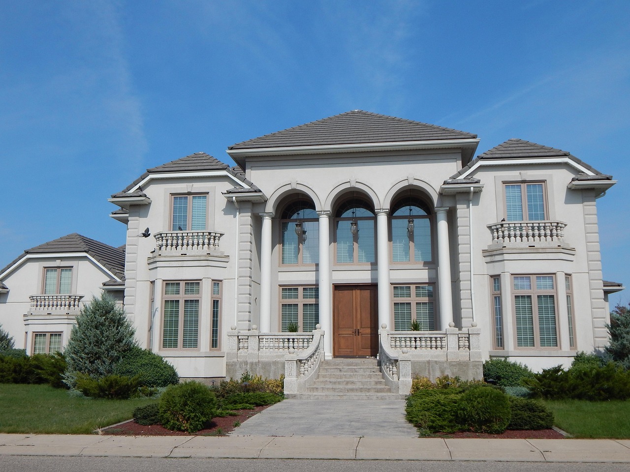 Mansions in Dubai: Why Property Valuation Matters More at the Top End of the Market