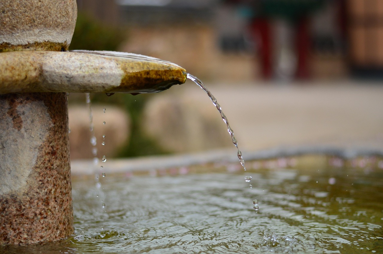 Why Aaron’s Gutter Cleaning Is the Trusted Name in Gutter Maintenance Across the UK