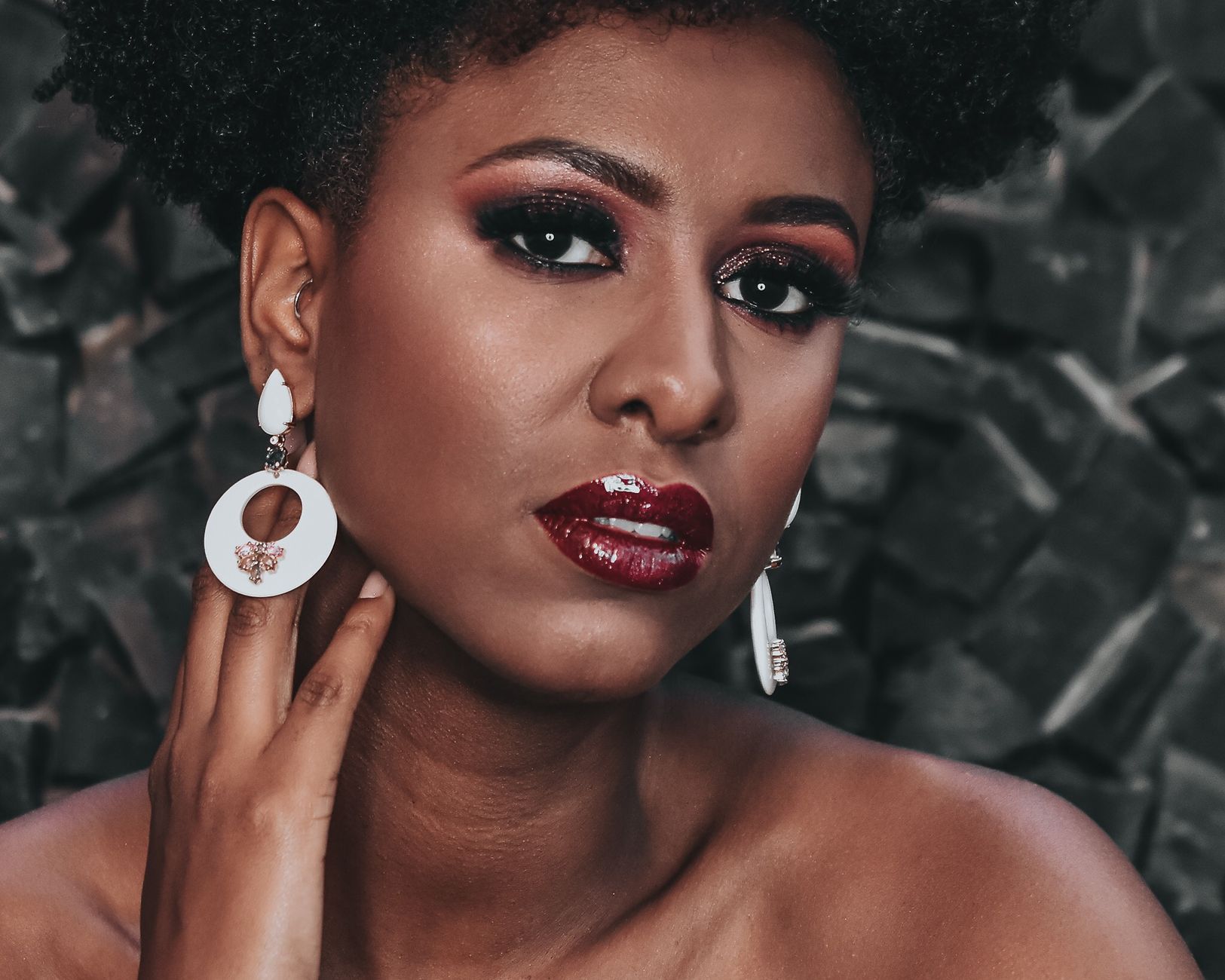 How to Use Jewelry to Create a Signature Look