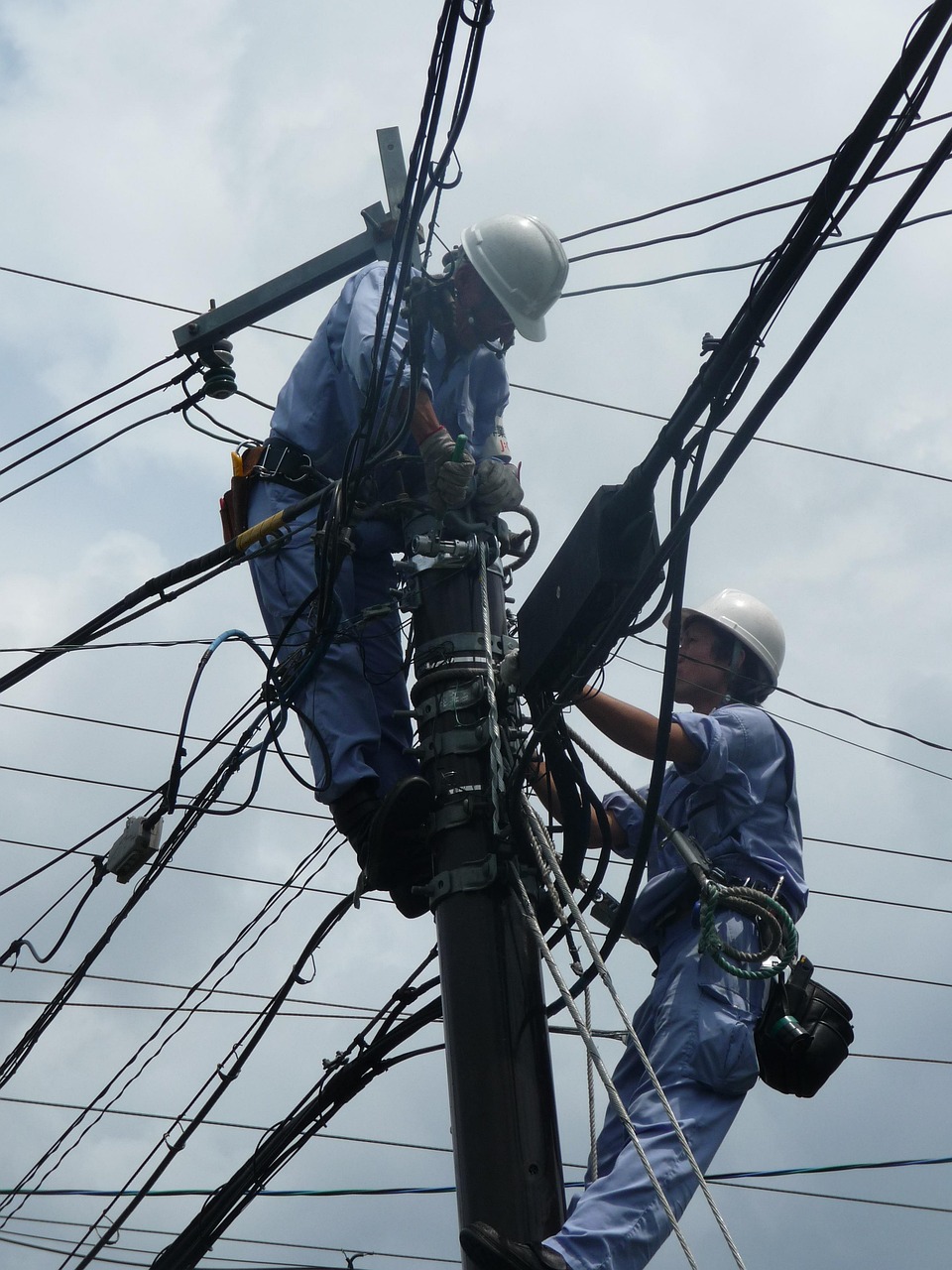 The Role of a Commercial Electrician: Ensuring Electrical Safety and Efficiency in Business