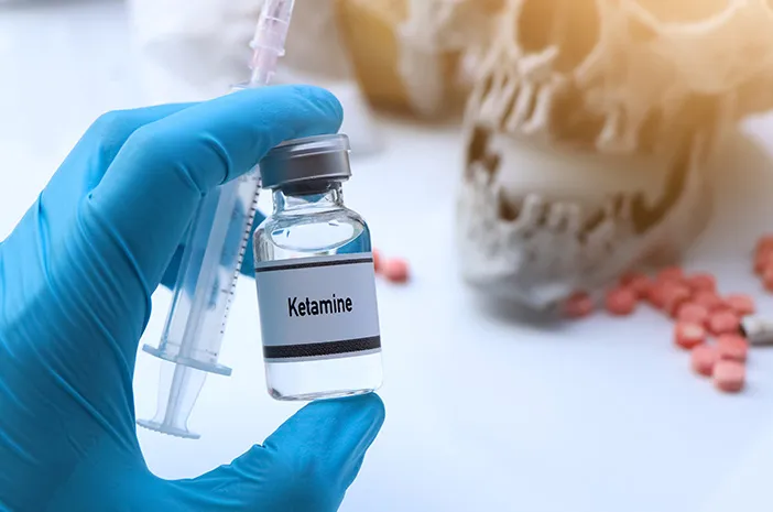 Ketamine: 4 Uses, Benefits and Risks Explained