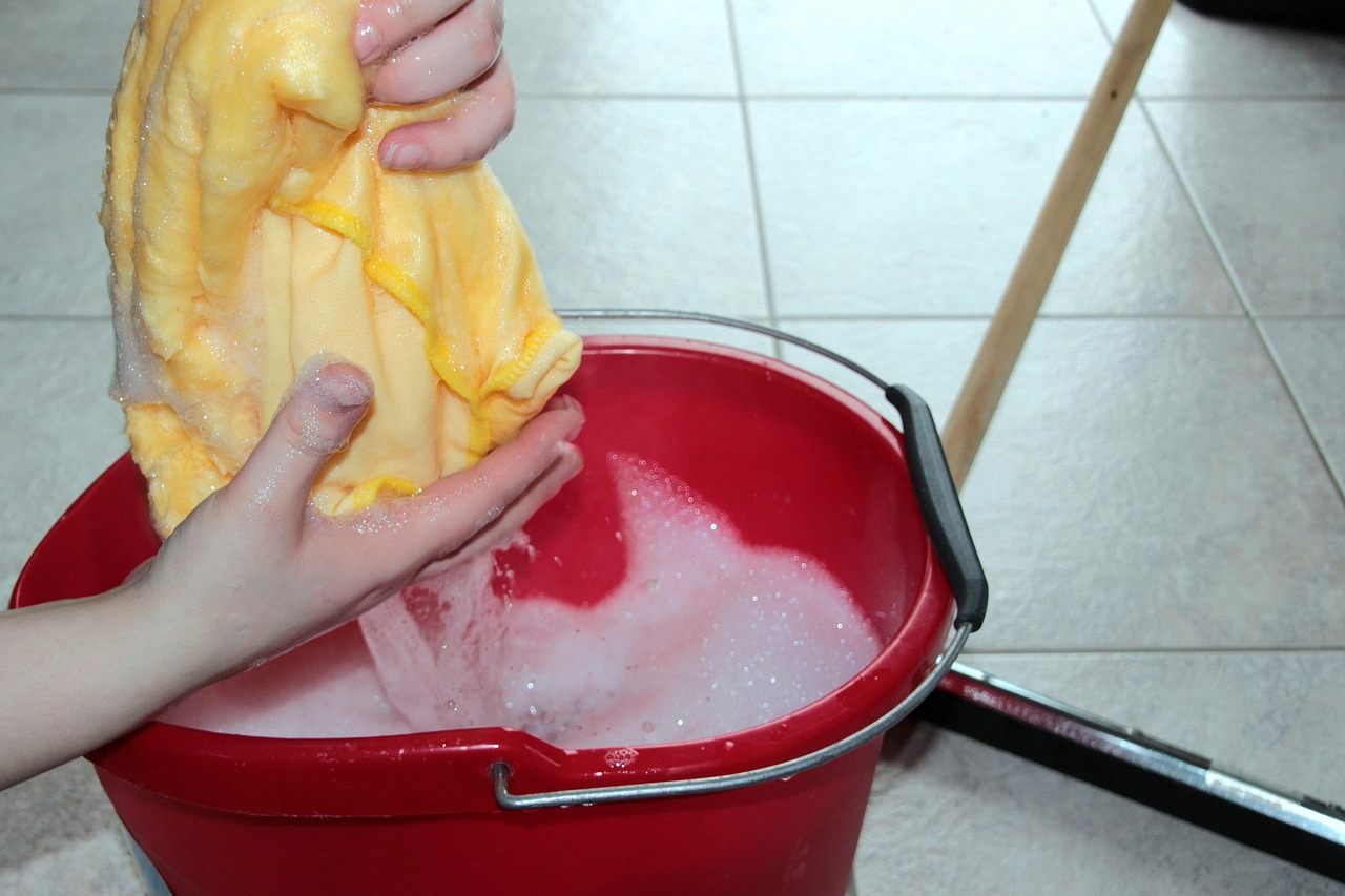 How To Properly Clean Your Jewellery!