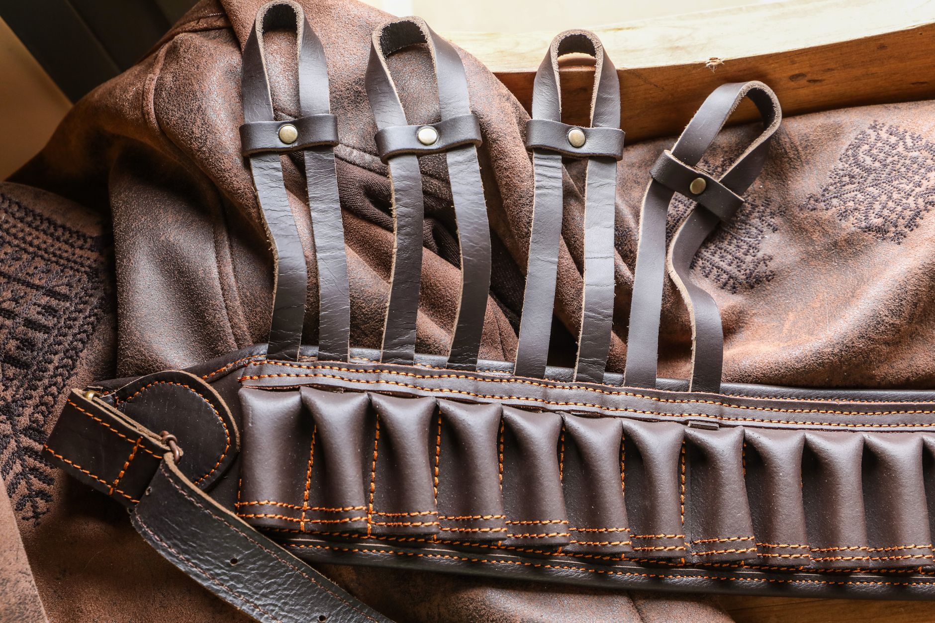 The Artisan’s Edge: How to Choose the Perfect Leather Holster for Your Needs