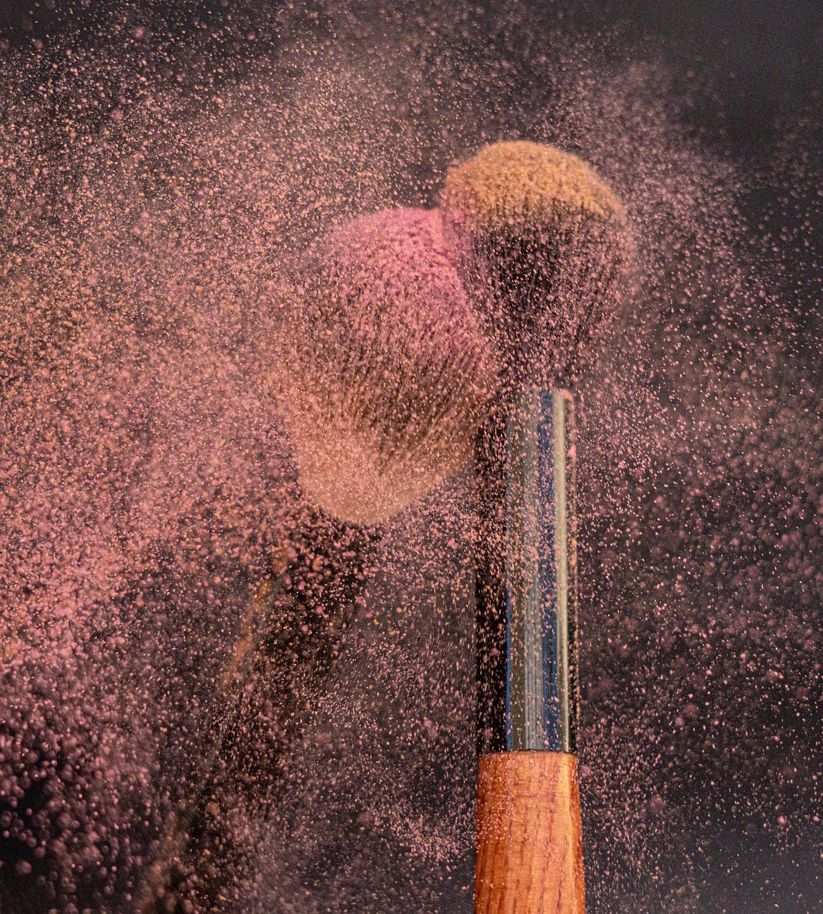 Makeup Artists Pick Best Setting Powders for Mature Skin