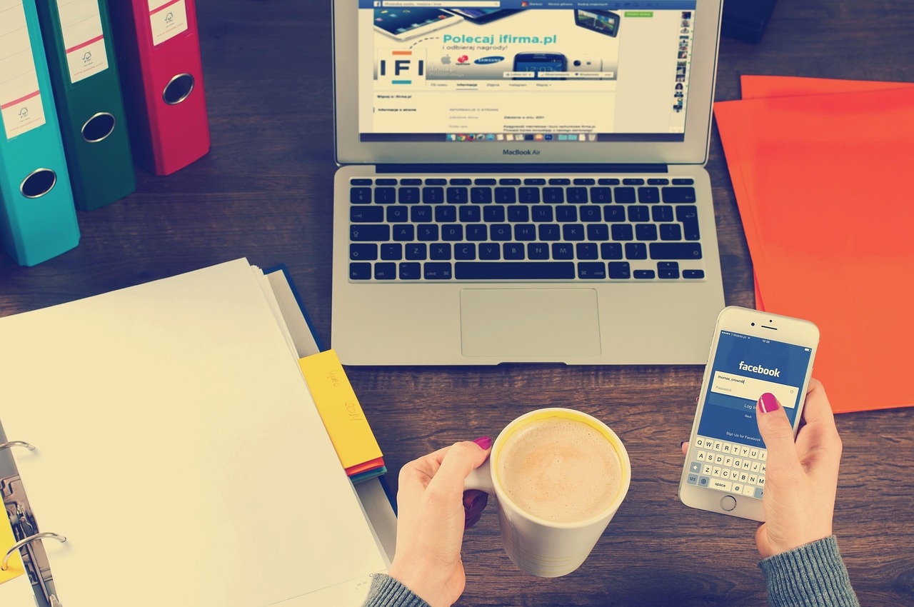 Definition and Benefits of Using a Social Media Agency