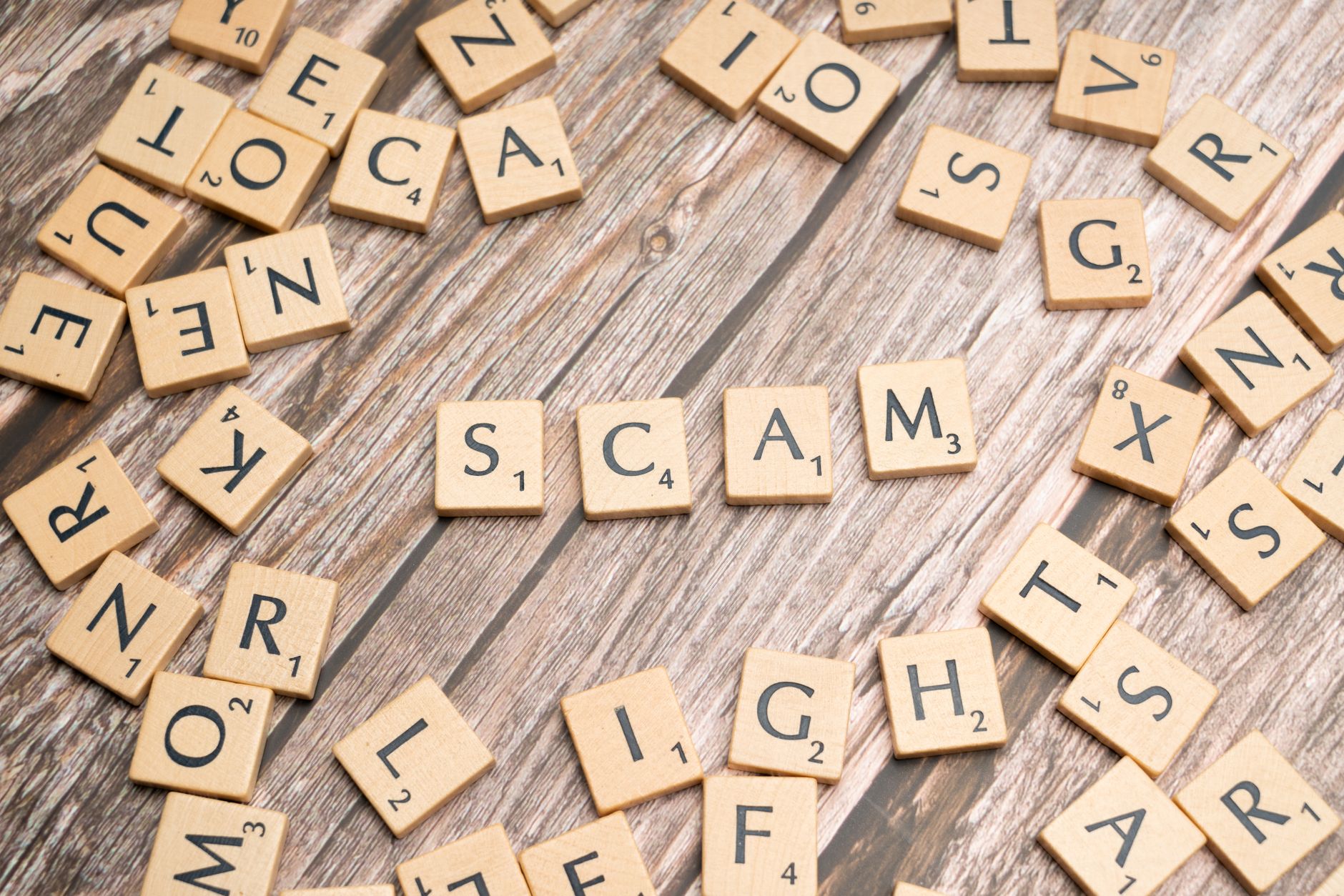 An Investing Beginner’s Guide to Avoiding Scams
