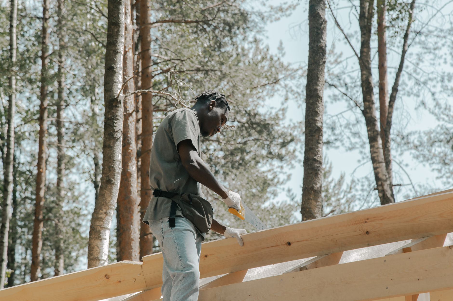 5 Benefits of Hiring a Tampa Roofing Contractor