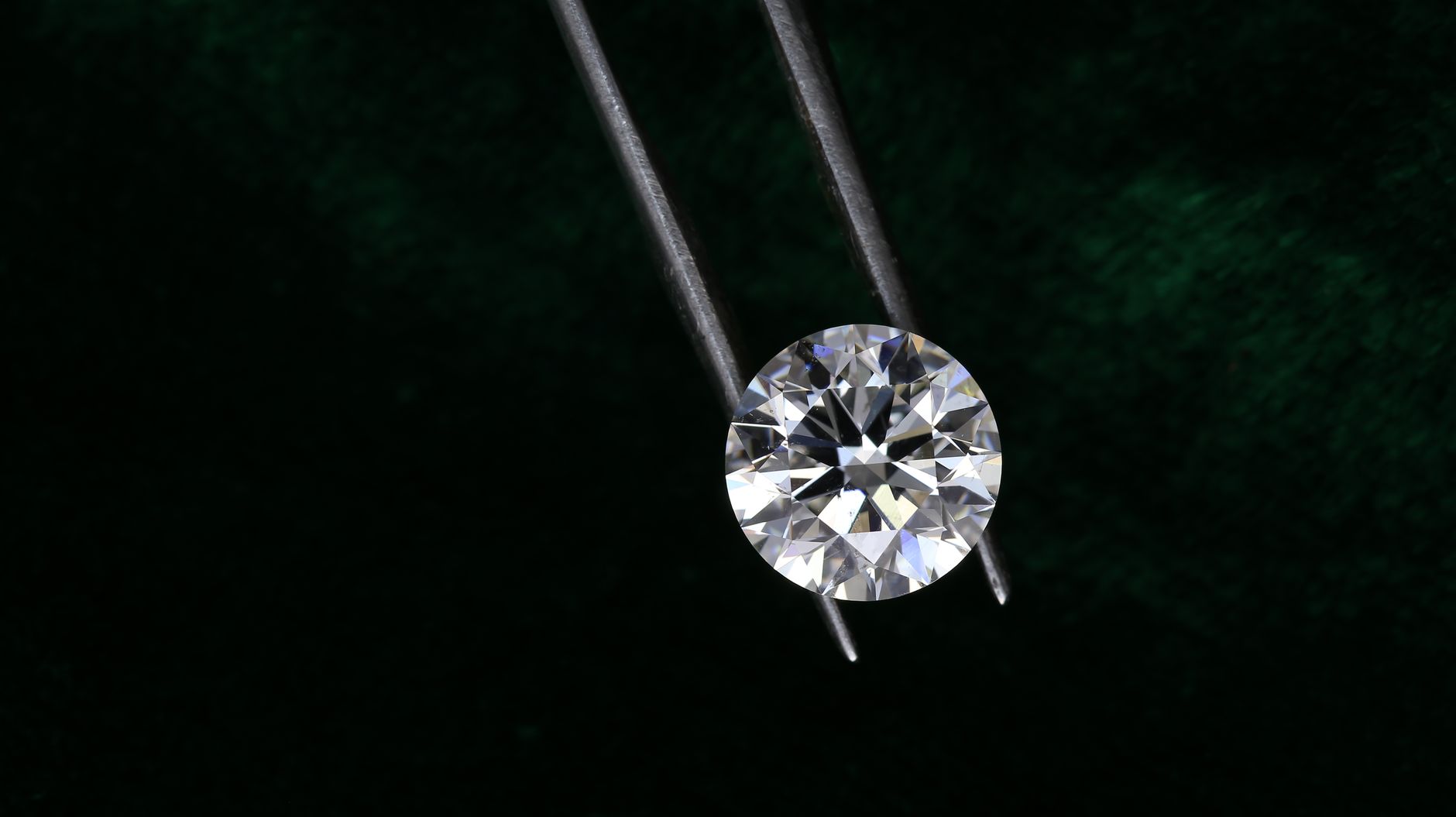 Manchester’s Sustainable Spark: Why Lab-Grown Diamonds are the Ethical Choice for Birthstone Jewelry