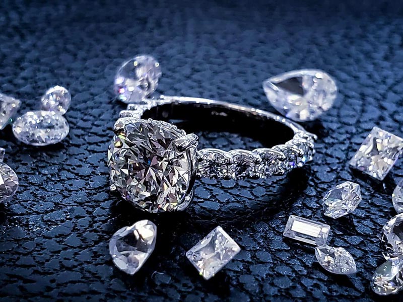 The Sparkler Celebration: London Bars and Restaurants Perfect for Celebrating with Your Lab Grown Engagement Ring