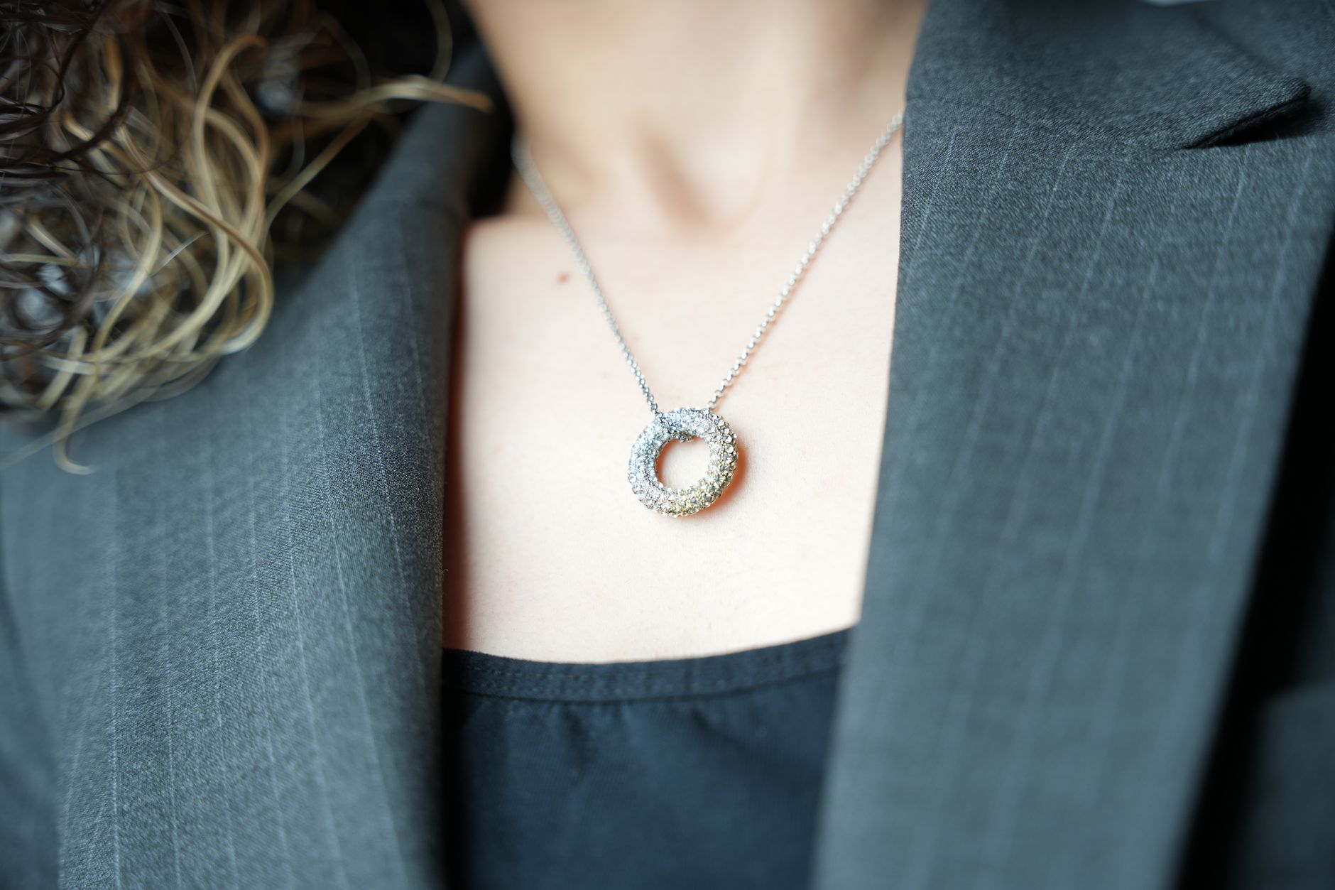 Barnes’ Contemporary Elegance: Redefining Jewelry with Lab Grown Diamonds UK