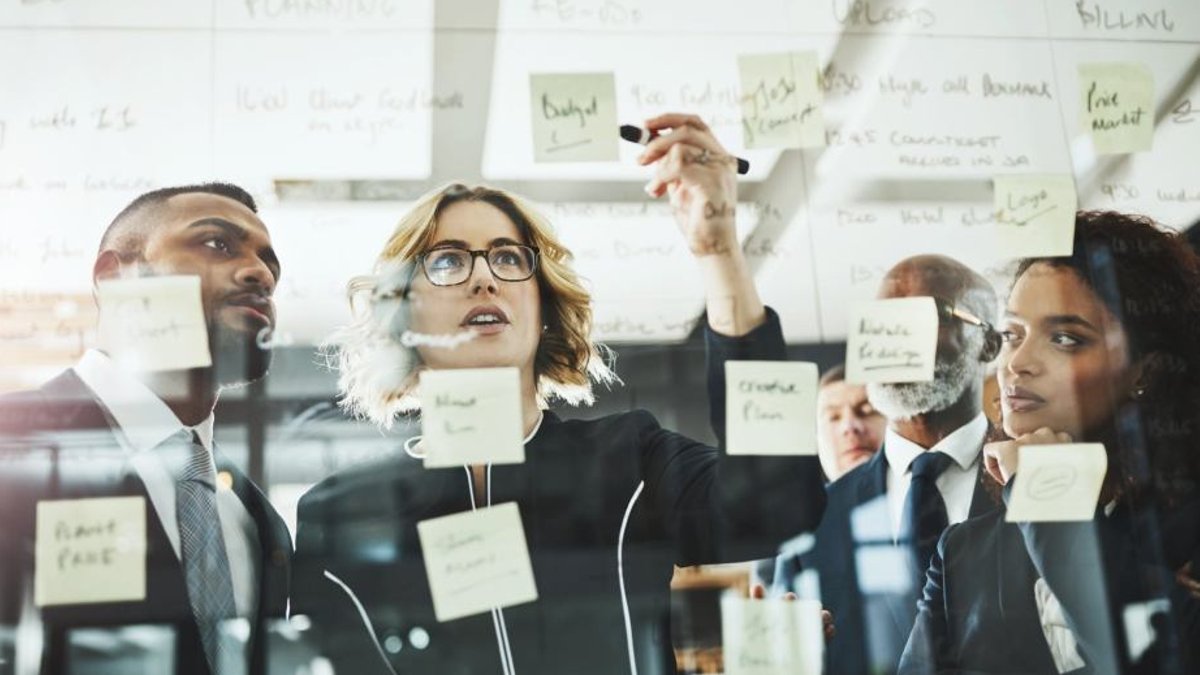 Crafting a 2025 strategy that succeeds Crafting a 2025 strategy that succeeds - business strategy
