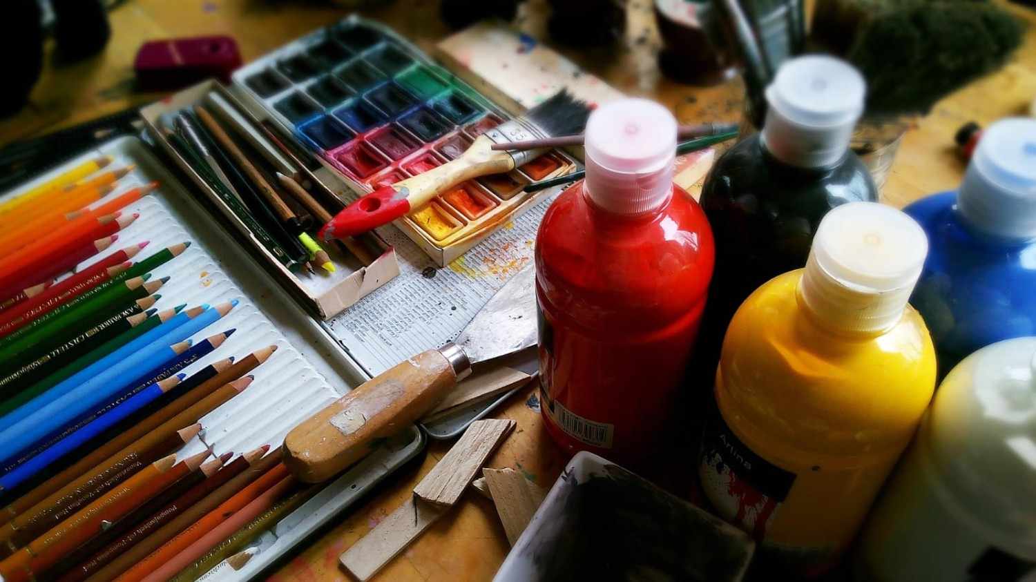 How to Mix Acrylic Paint Colours: Combinations & Techniques